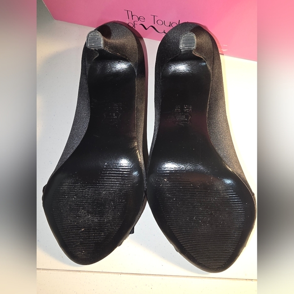 Touch of nina black heels size 6 - Picture 3 of 5
